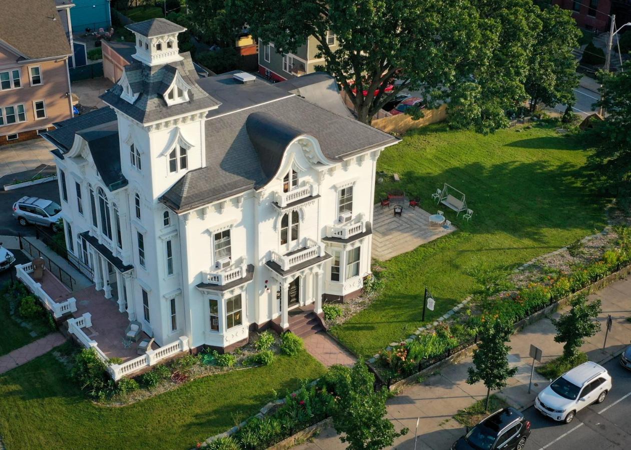 The Wedding Cake House Panzió Providence Kültér fotó